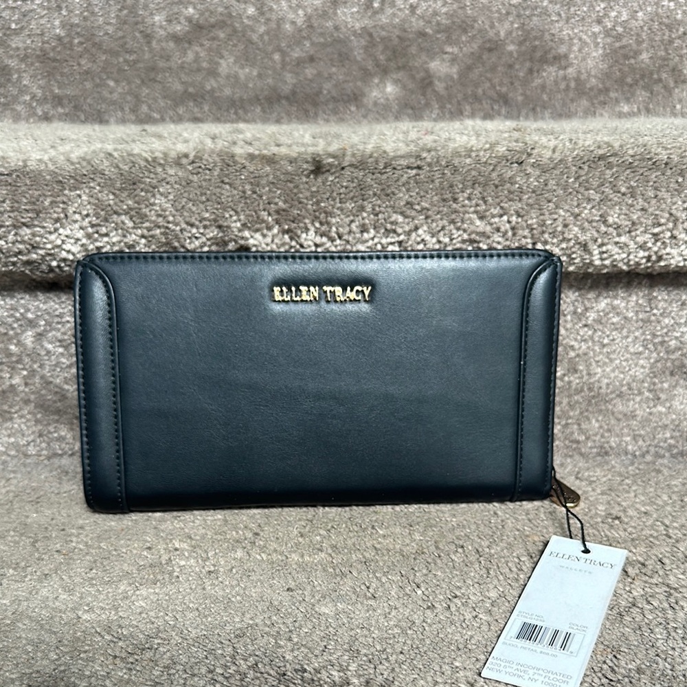 Ellen Tracy Leather Wallet